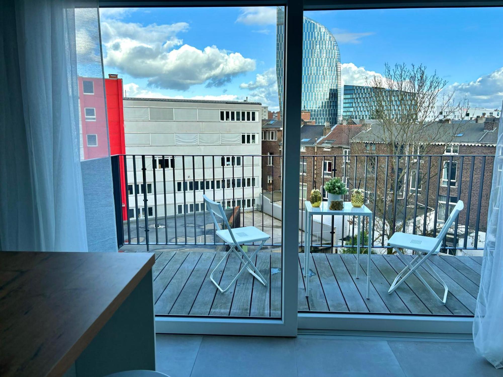 2 Bedrooms Luxury Apartment - Guillemins Lüttich Exterior foto