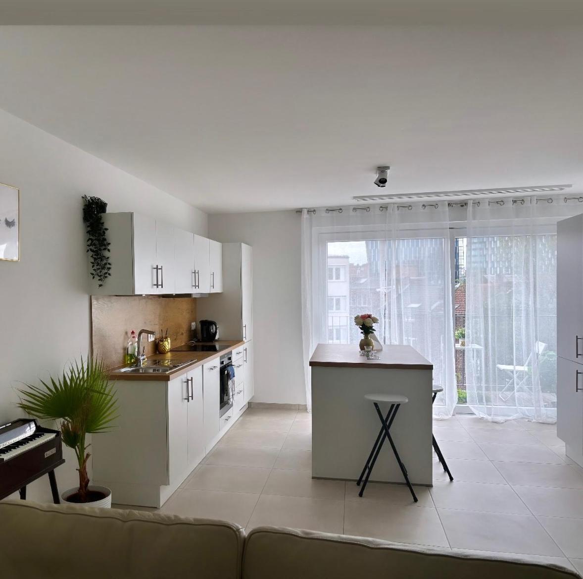 2 Bedrooms Luxury Apartment - Guillemins Lüttich Exterior foto